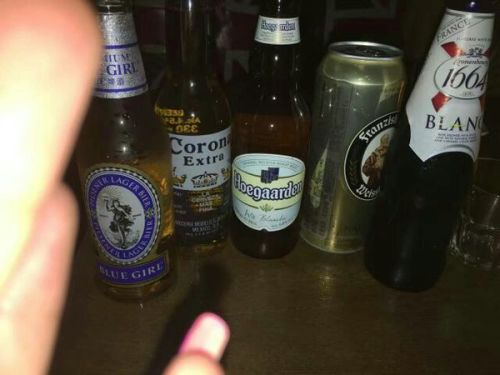 有网友问，过期一个月的啤酒还能喝吗？